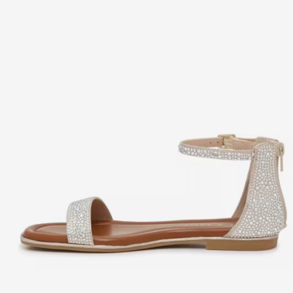 Kelly & Katie Glittering Silver Sandals - Picture 7 of 12